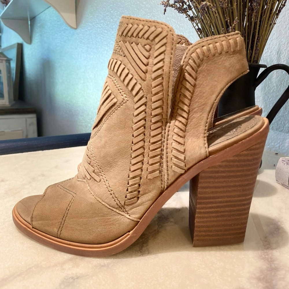 Vince Camuto Karinta block heel bootie
